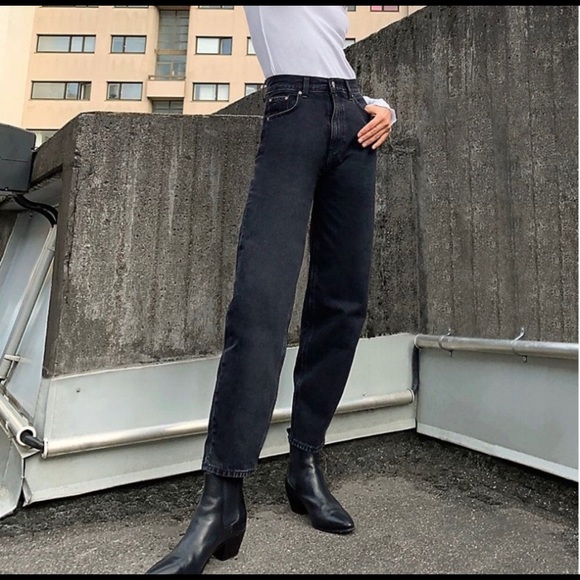 BNWOT Denim Forum The Gia High Rise Carrot 28L - Picture 2 of 4